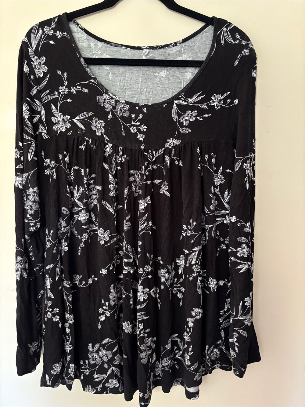 Black Floral Long-Sleeve Women’s Tunic